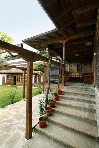 The House With The Vine Guest House Zheravna Exterior photo