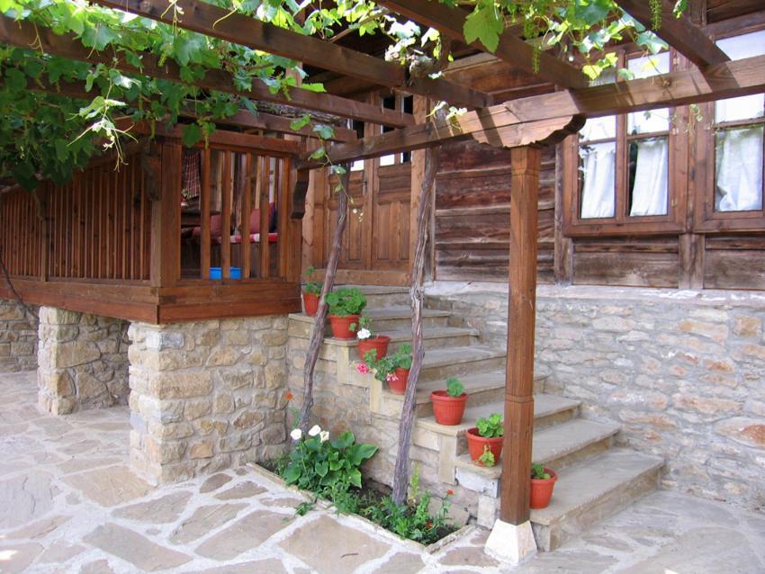 The House With The Vine Guest House Zheravna Exterior photo